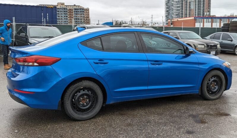 2017 Hyundai  Elantra full